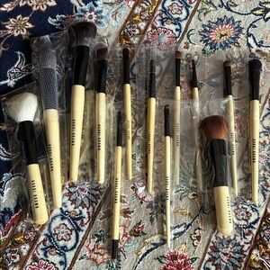 NWOT Bobbi Brown Makeup Brush Set